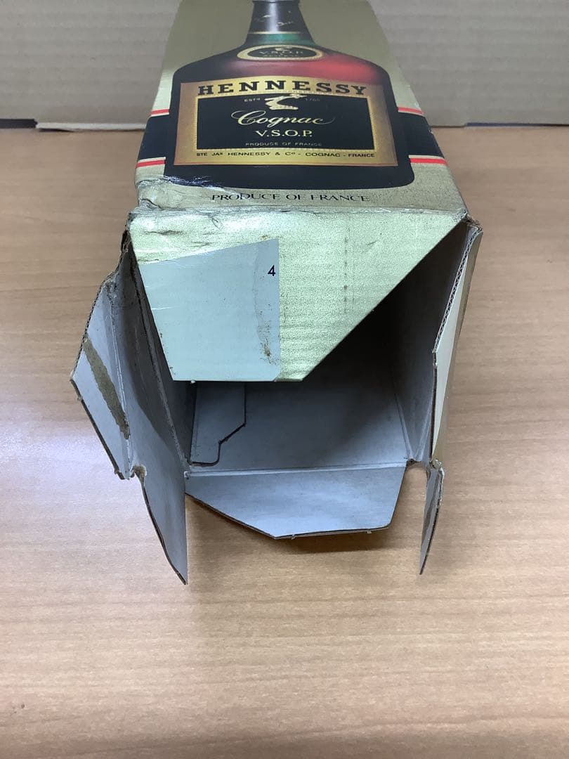 未開栓 ヘネシー V.S.O.P コニャック 特級 ブランデー 700ml