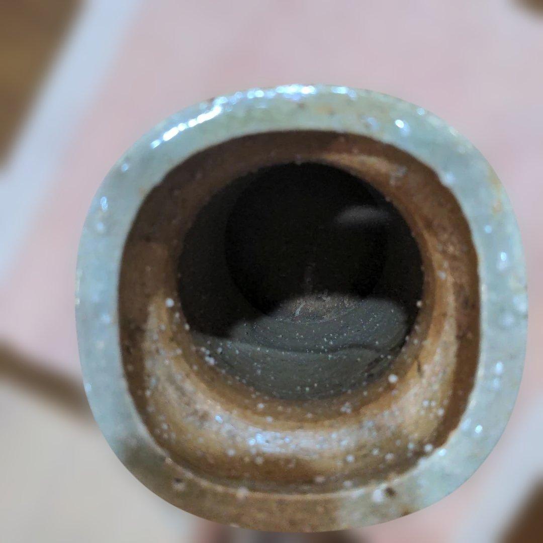 存在感が有る信楽焼の花瓶