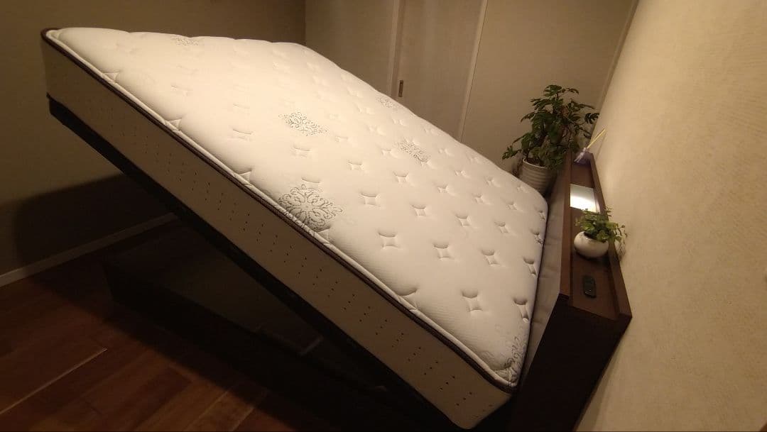 サータ　マットレス＆上位ベッドフレーム付Serta