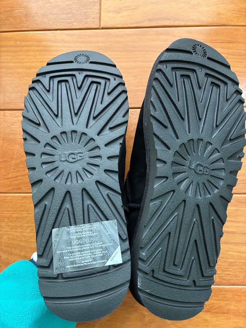 新品未使用　アグ　フレームワーク　サイズ7