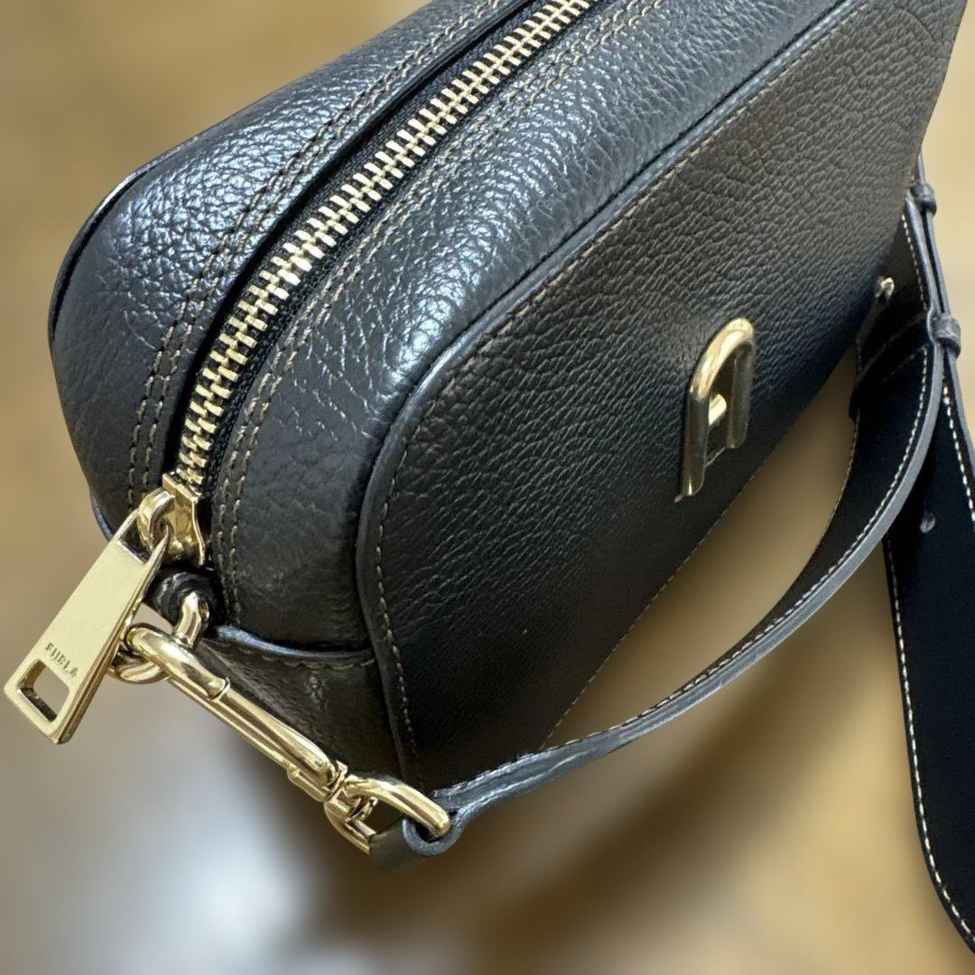 FURLA 革ショルダーバッグ