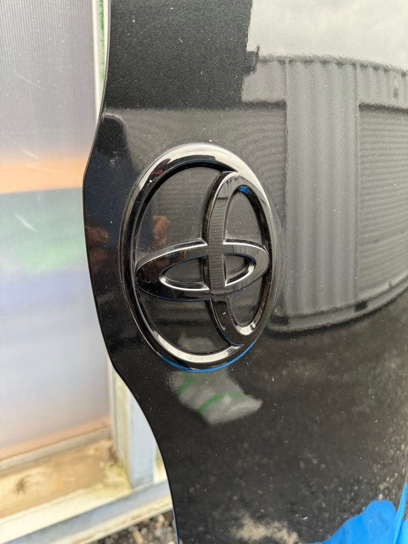 ★手渡し★ハイエース純正ボンネット◆ブラックエンブレム付