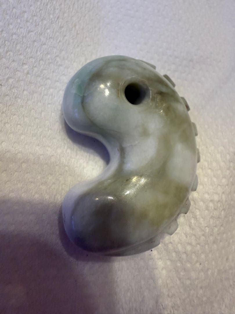 糸魚川翡翠‼️獣形勾玉‼️58,300円にて購入品‼️これ以上の値引きはいたしません‼️