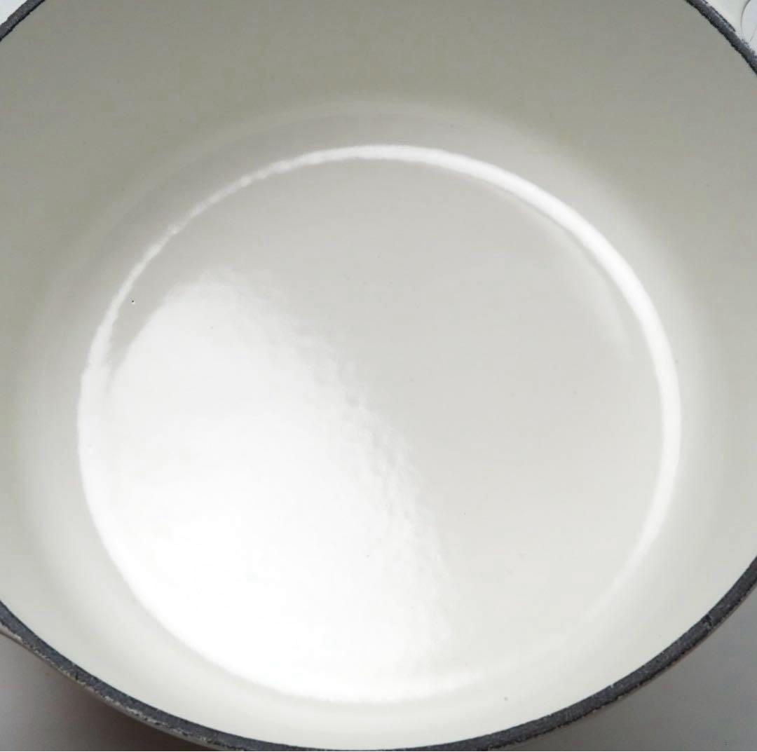 【未使用】LE CREUSET　ココット ロンド ホワイト　22cm