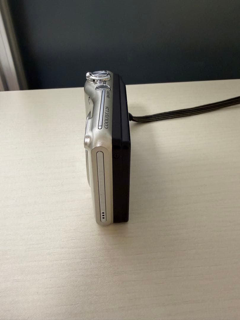 Nikon COOLPIX L28 デジカメ　シルバー