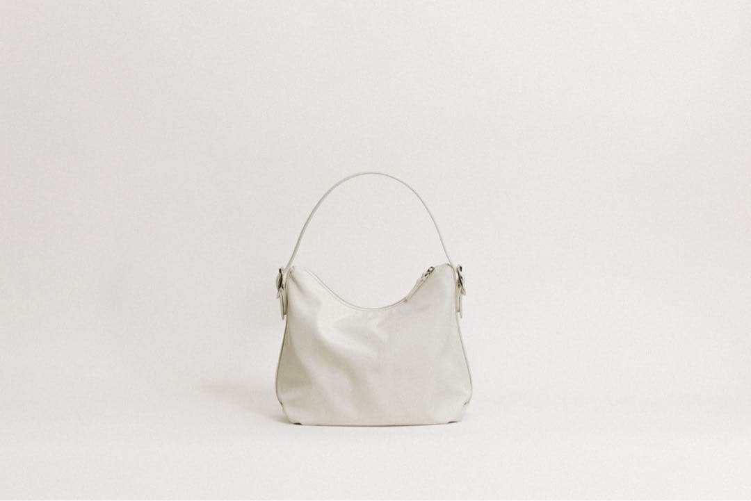 TOUT Y EST トゥティエ ◯ カノ トワル スモールバッグ 韓国