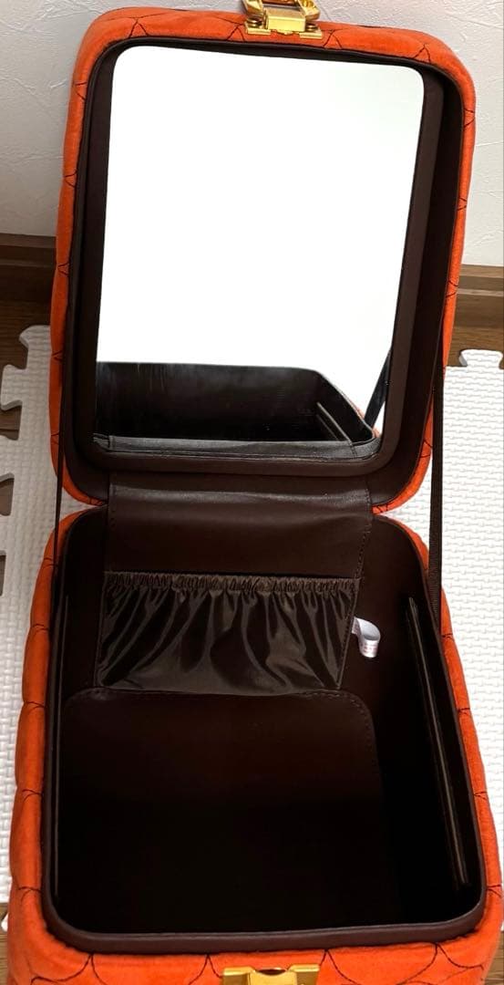 ☆最終値下げ☆【希少レトロ　ハローキティ 】　 メイクボックス 2002年製