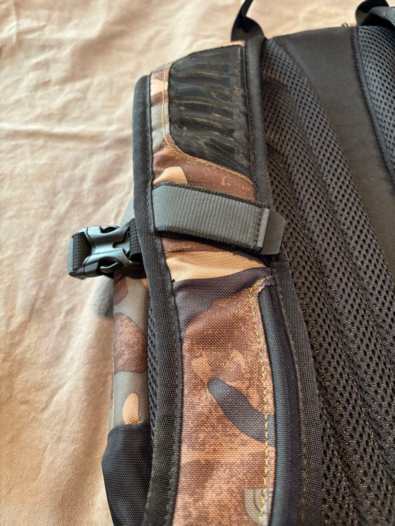 THE NORTH FACE HOT SHOT カモフラージュリュック