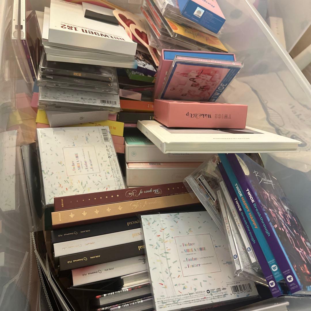 【値下げ中！】TWICE グッズ アルバム 全種類 特典付き