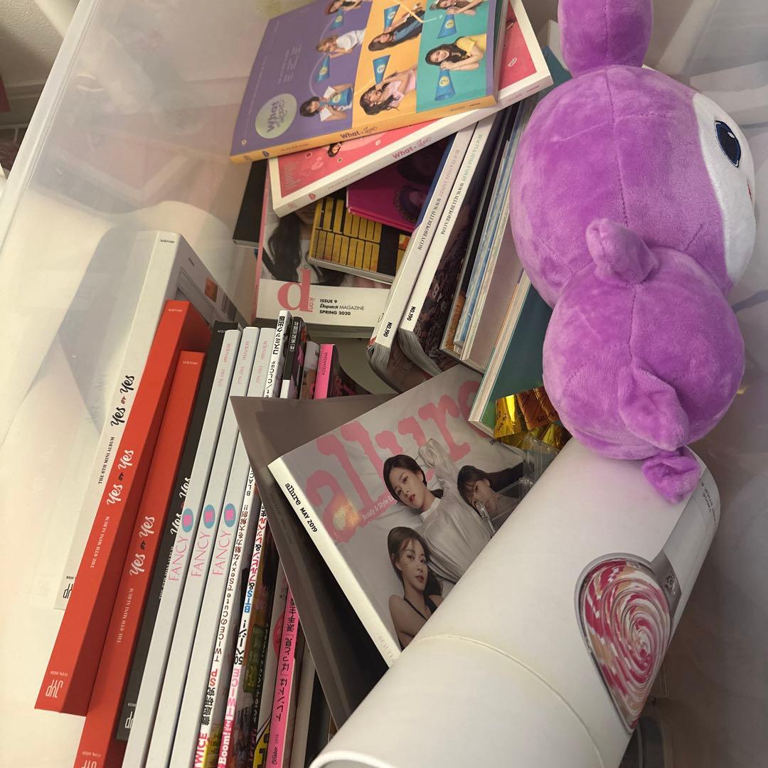 【値下げ中！】TWICE グッズ アルバム 全種類 特典付き