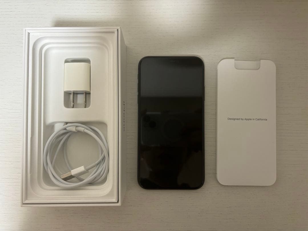 iPhone 11 本体 64GB ブラック SIMフリー