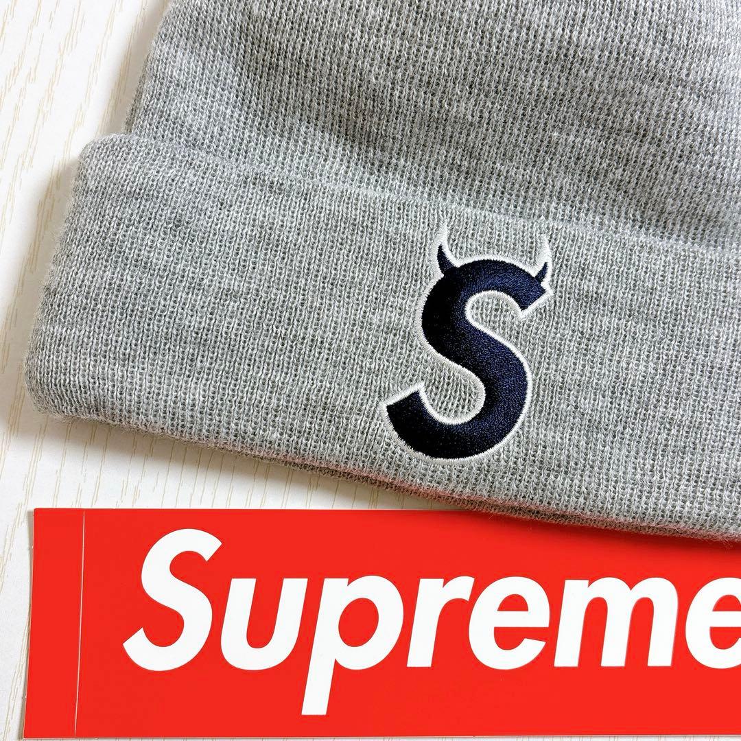 2点セット　Supreme ニット帽　ビーニー　ツノ　Sロゴ　グレー