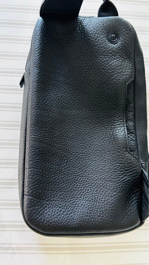 ECCO ボディーバッグ　本革