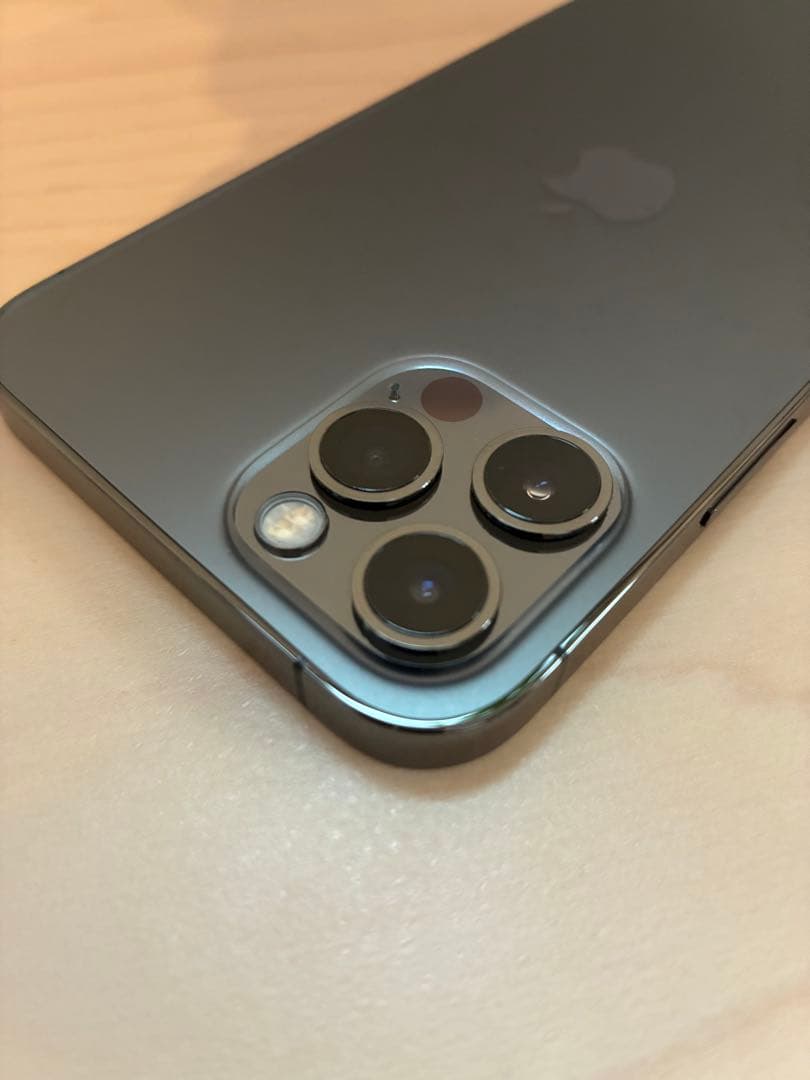 iPhone 12 Pro 256GB グラファイト ガラスフィルム ケース付き