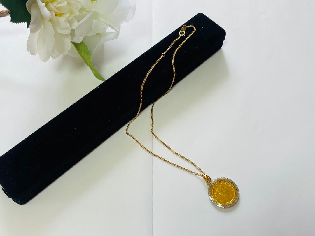 18金ゴールド製のペンダントネックレス 箱付き中古良品