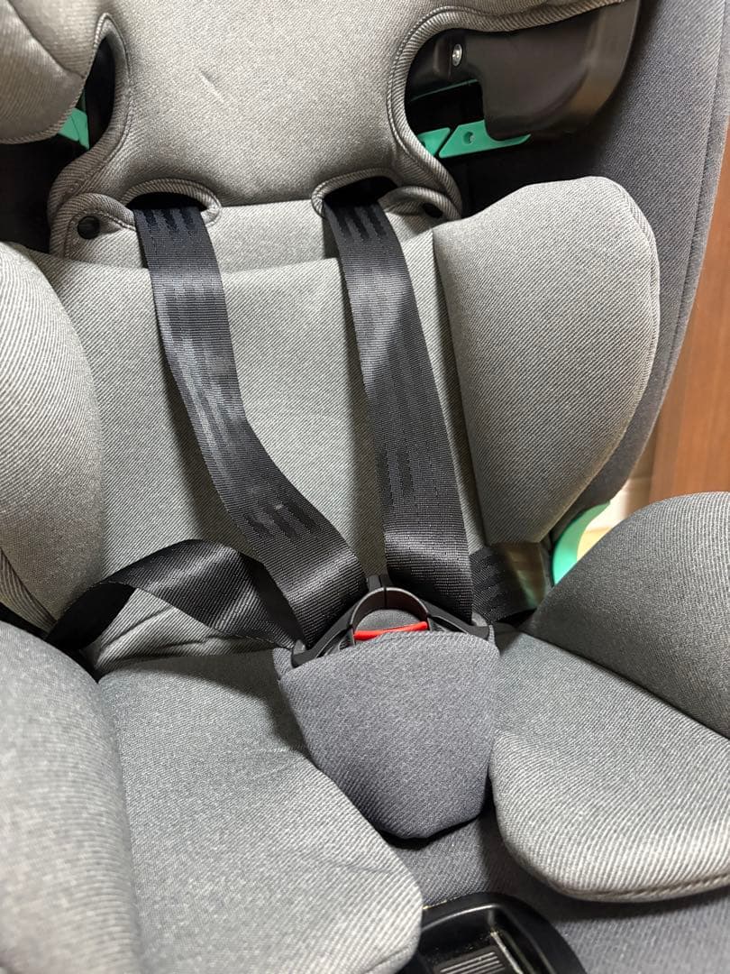 ジュニアシート　チャイルドシート　ISOFIX ５点式安全ベルト　傾斜機能