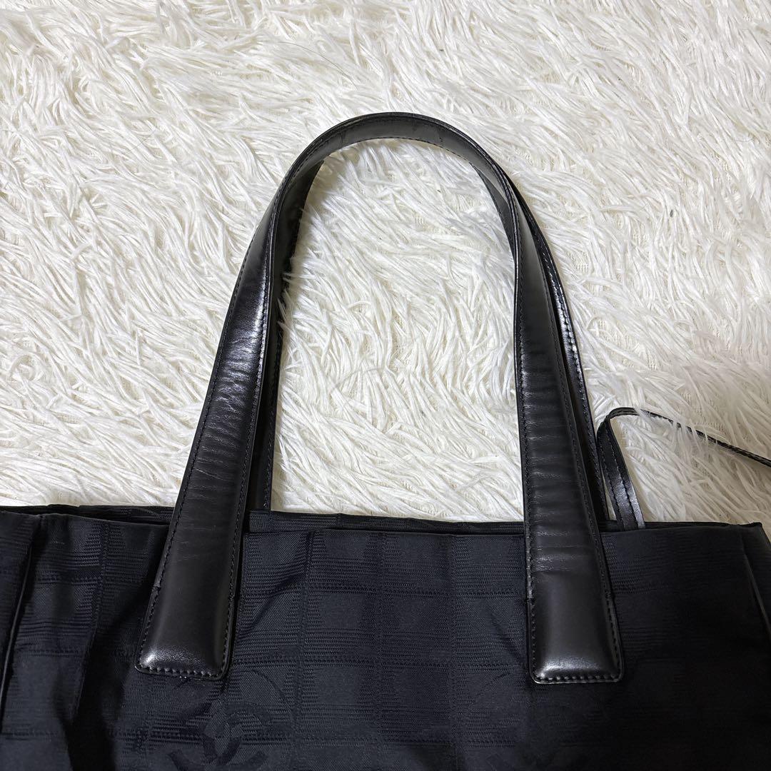 CHANEL ニュートラベルライン PM ココマーク ハンドバッグ 底鋲 8番台