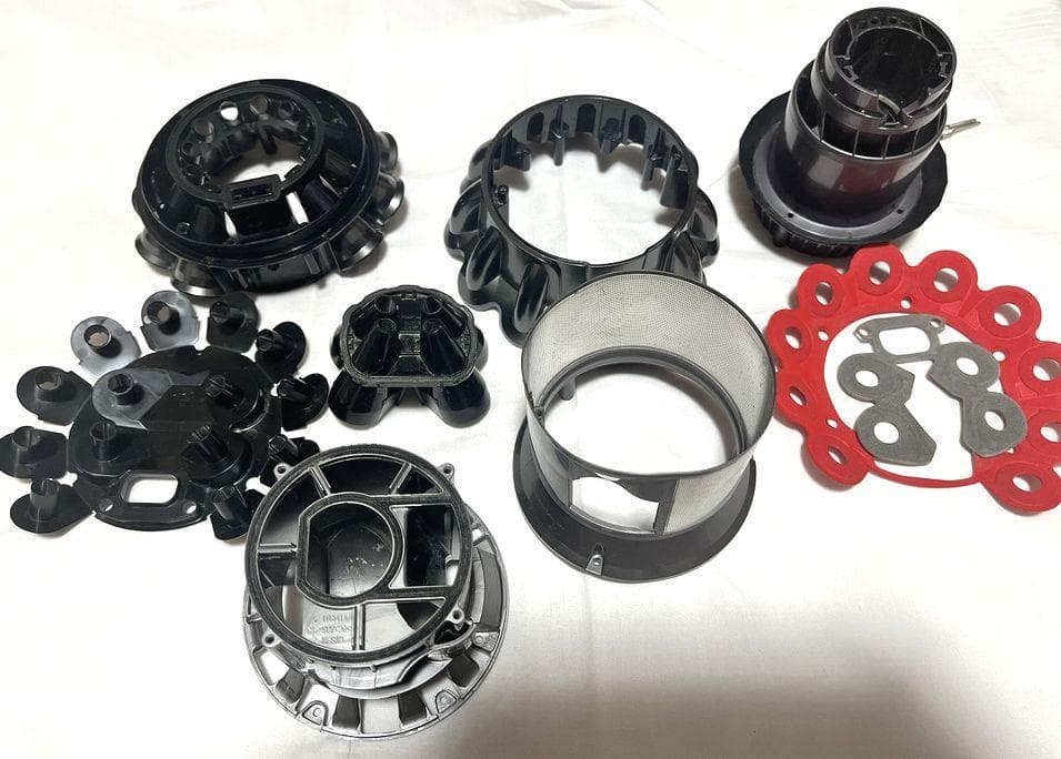 お買い得！57分稼働Dysonダイソン　サイクロンクリーナーSV12/V10良品