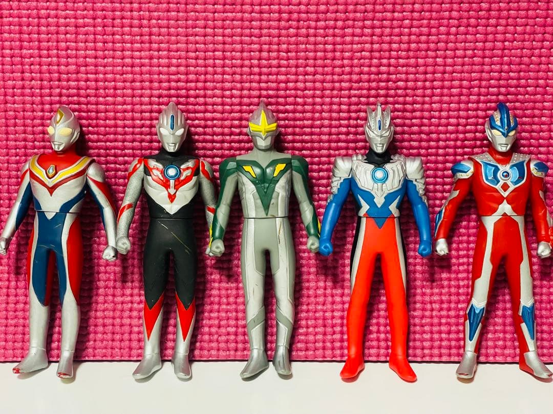 ❁在庫一掃SALE❁ ウルトラマン　ソフビ　まとめ売り　51体＋おまけ付き