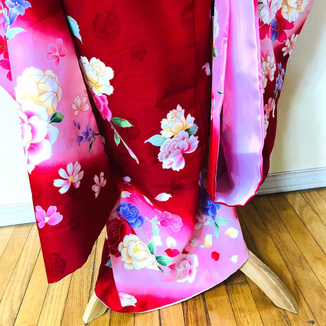 七五三七歳未使用着物‼️人気赤地暈し⭐︎薔薇金糸刺繍煌びやか際立つ⭐︎安心フルセット