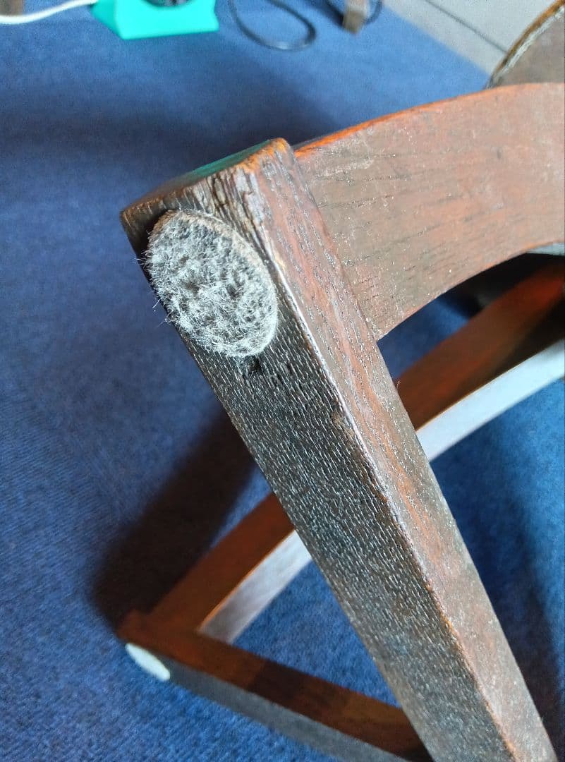 古いスツール　ビー玉　ガタつき　ヴィンテージ　昭和レトロ