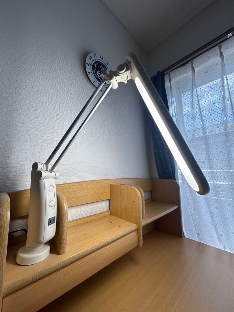 引き取り限定　学習机 デスクライト付