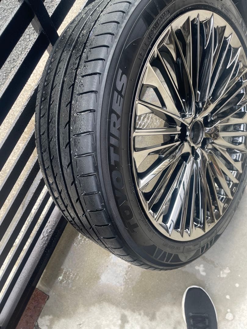 ＷＡＬＤジェニュインラインＦー００１２０インチホイールタイヤセットガリ傷一切なし