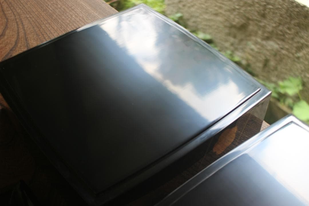 デッドストック！上質内朱黒漆に優美な梅蒔絵の映える二段重（検輪島塗重箱お重