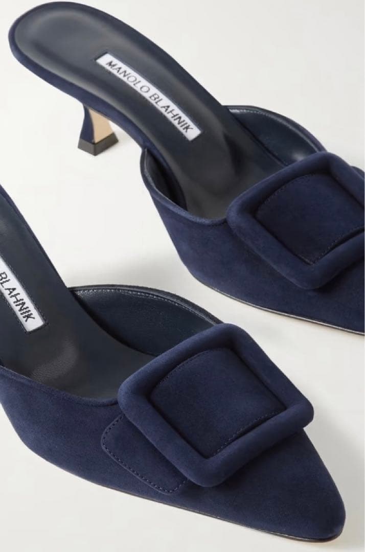 マノロブラニク ☆メイセール未使用381/2 ネイビー5センチヒール