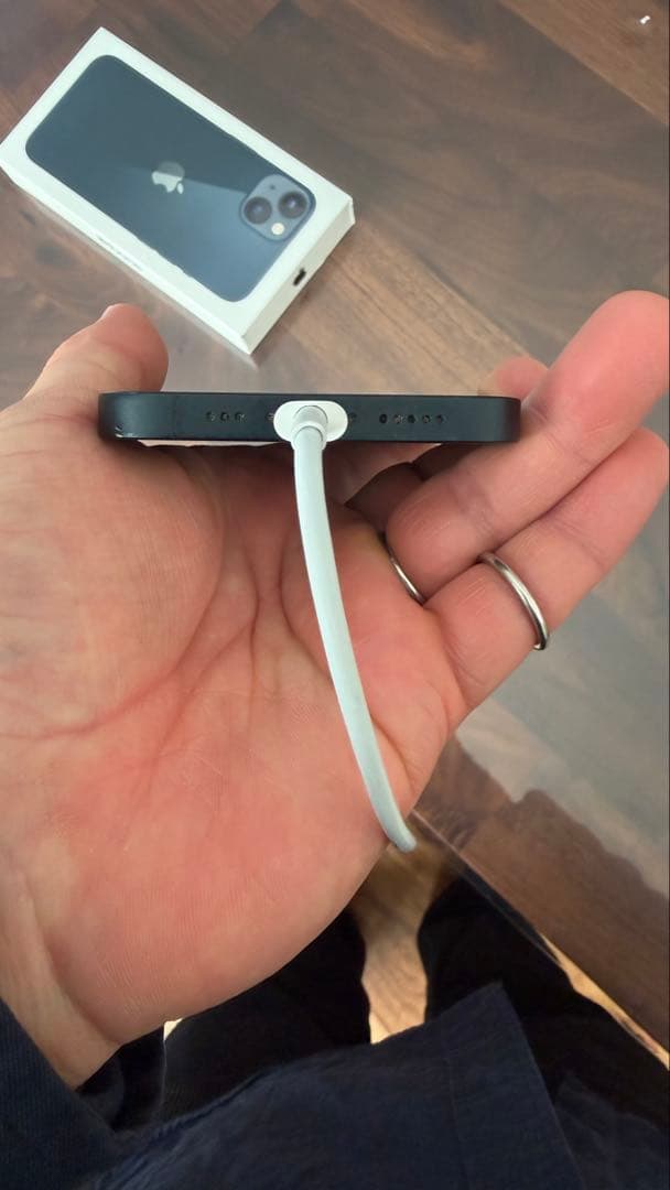 スマートフォン本体 iPhone13 256gb