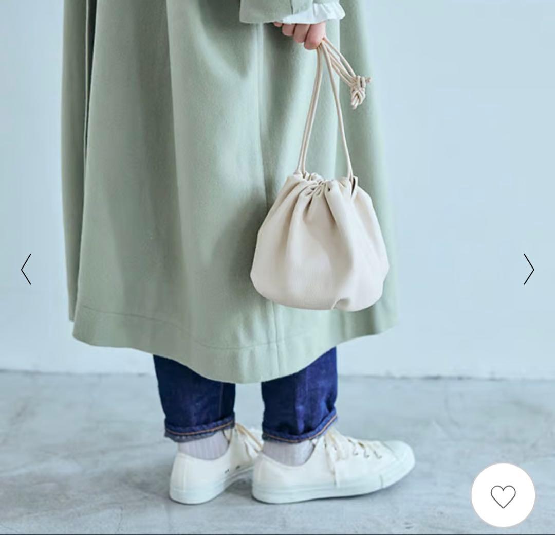 Inswirl インスワール　巾着バッグ　ミディアム　ホワイト　レザー　ETRE