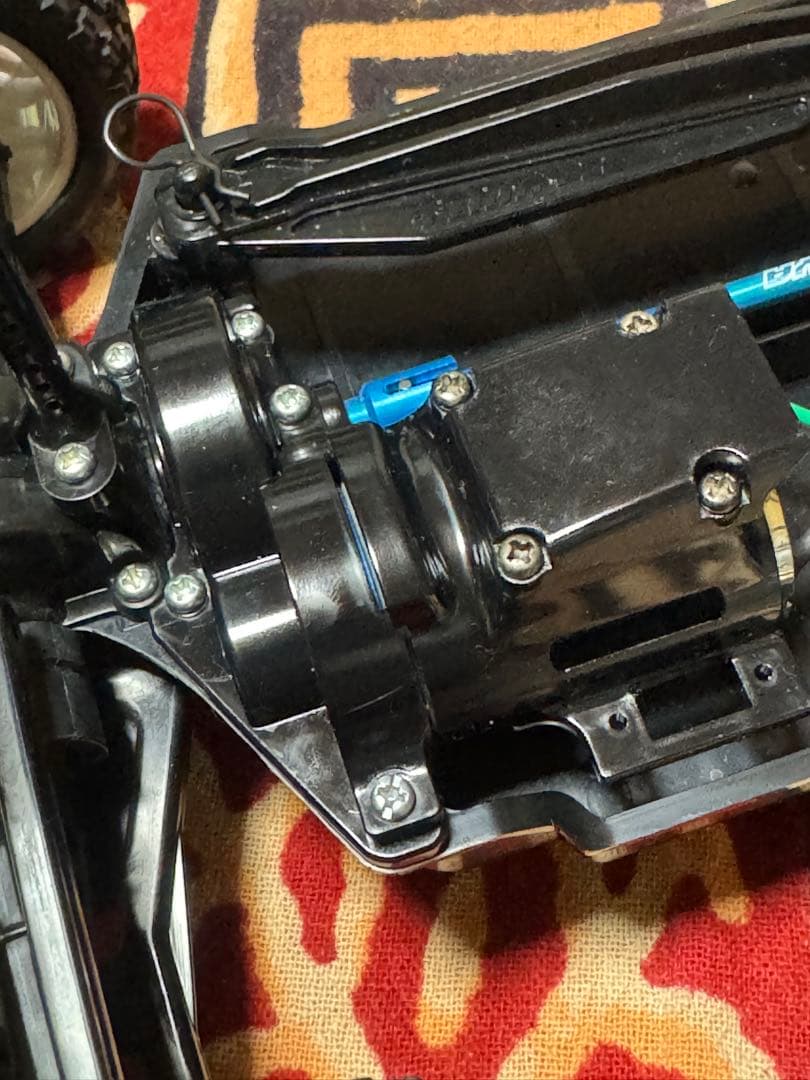 新品未使用！タミヤ組立済TT-02Bシャーシ モーター・樹脂製リヤウイング他付属