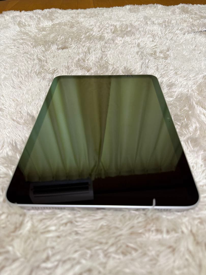破格　美品　iPad (A16)WiFi シルバー　128GB