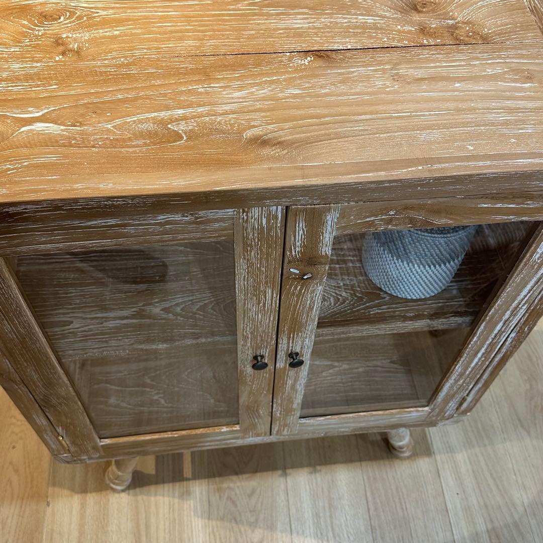 【訳ありチークガラス扉キャビネットw70×d30×h85cm 通常132,000