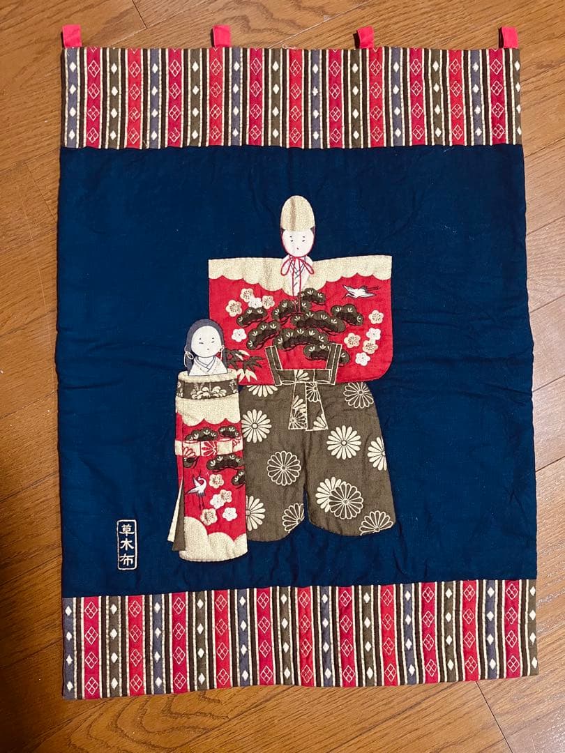 おまけタペストリー付◆雛人形◆お雛様 【親王飾り】 落ち着いた漆塗りの台座