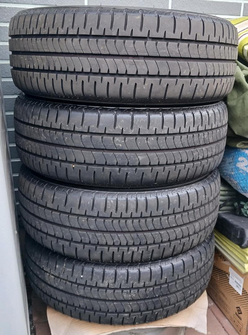 Nです。他の方は購入できません。トヨタ純正16インチアルミホイール