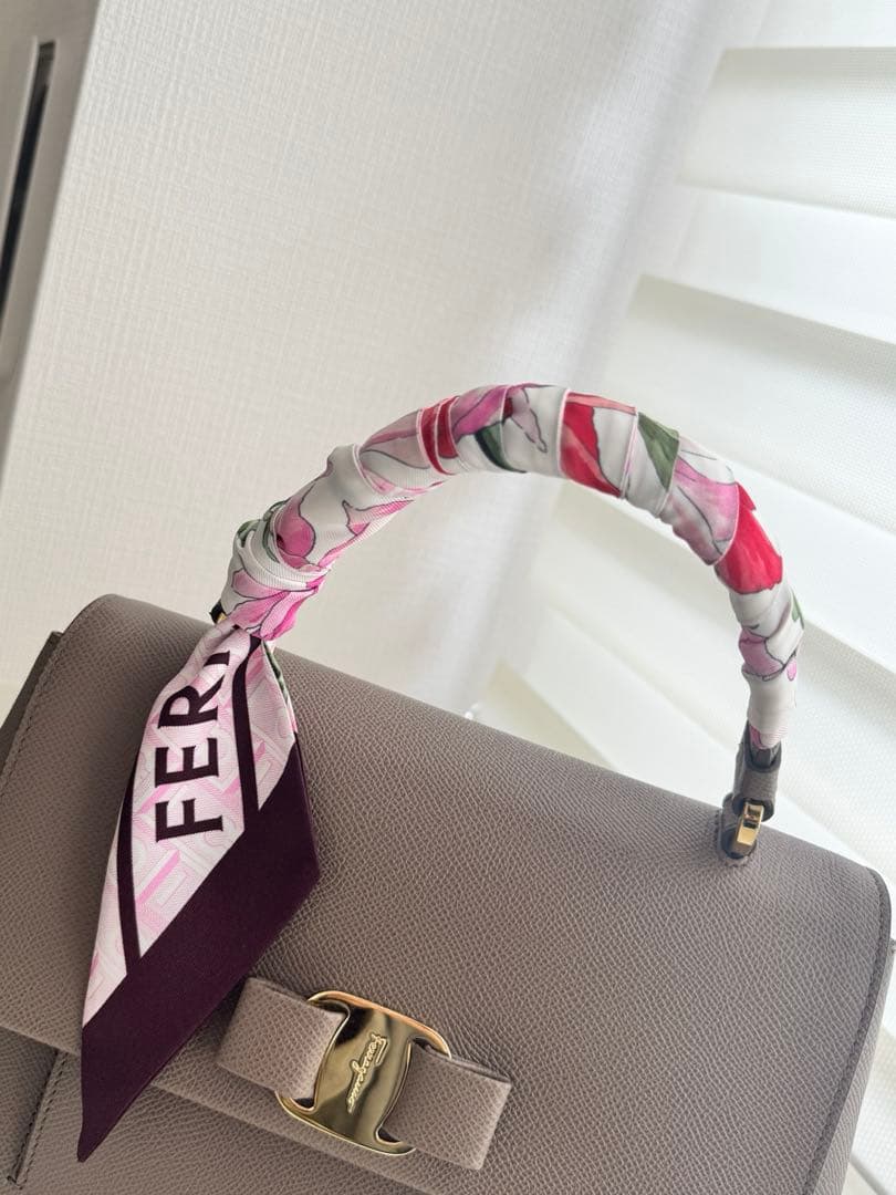 値下げ可★フェラガモ2wayハンドバッグ★バンドゥ付