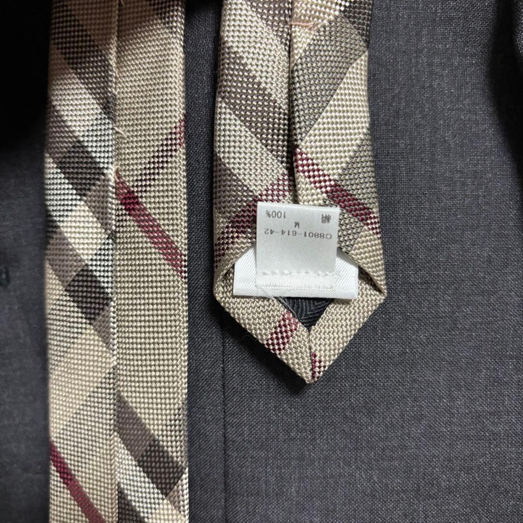 【美品】バーバリー　スーツ　ピンバッジ　卒業　受験　150 ネクタイ　エンブレム