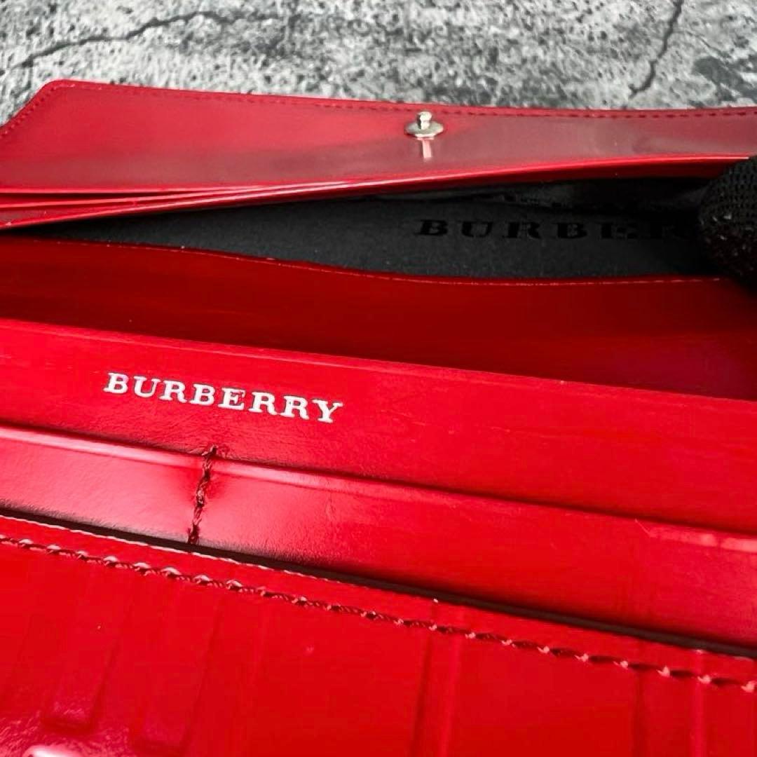 BURBERRY パテントレザー 型押し 二つ折り 長財布