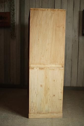 古い木枠のガラス戸棚　木製引き出し8杯