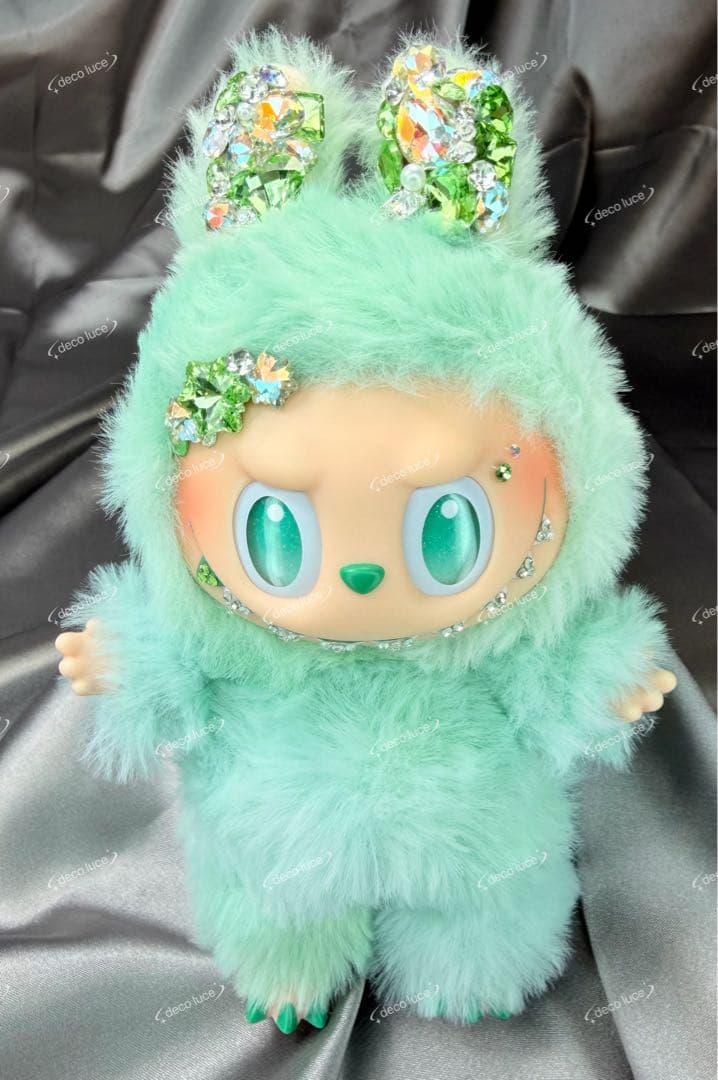 スワロフスキー　イニシャル　ラブブ　エナジー　PIN FOR LOVE I