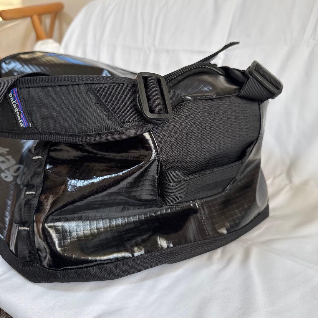 【極美品】patagonia ブラックホール ダッフル 40L ブラック　廃盤