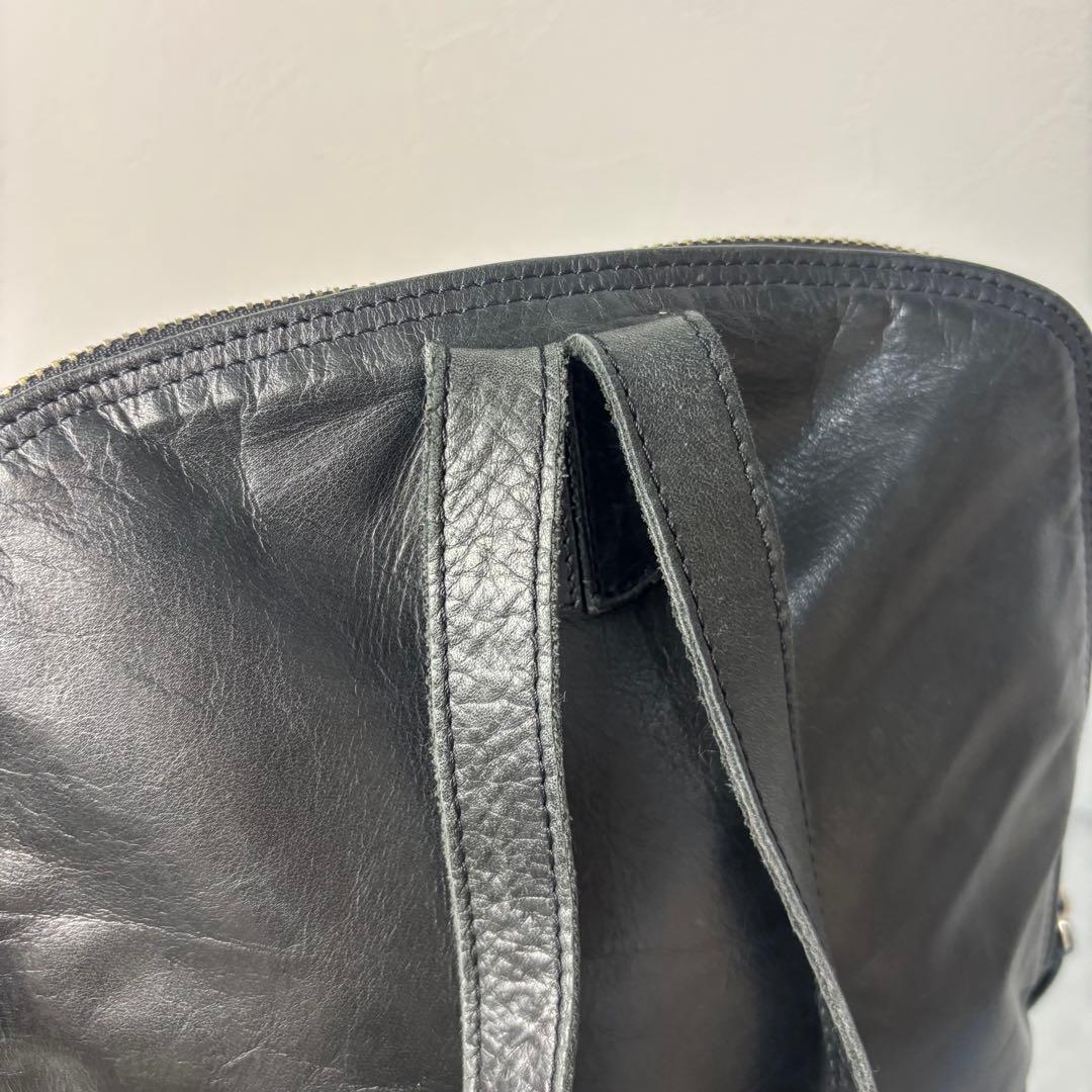 美品✨m0851 リュック レザー ロゴ型押し 本革 バックパック