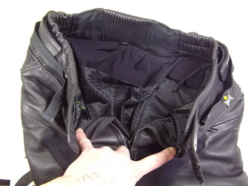 専用！ベリック BERIK2.0 レーシング革パンツ サイズ50 バンクセンサー
