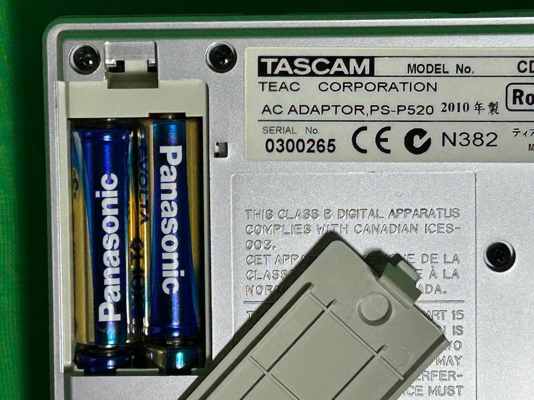 ★中古動作確認済 TASCAM CD-VT2 ボーカルトレーナー　アダプター付属