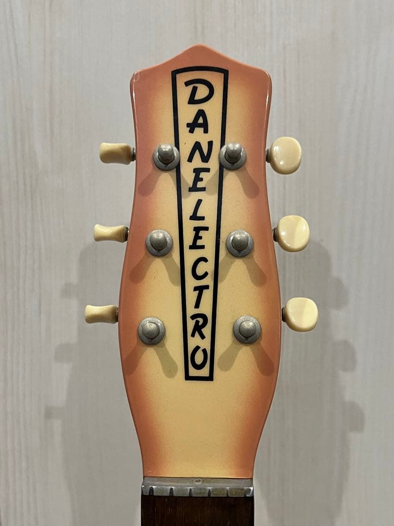 【ジャンク扱い】ダンエレクトロギター