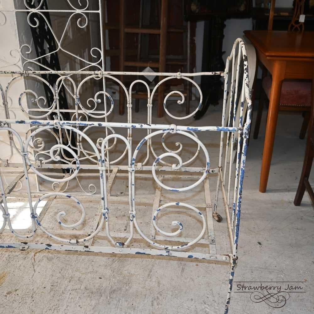 L3710-90 フランスアンティーク アイアン ガーデニング ベビーベット