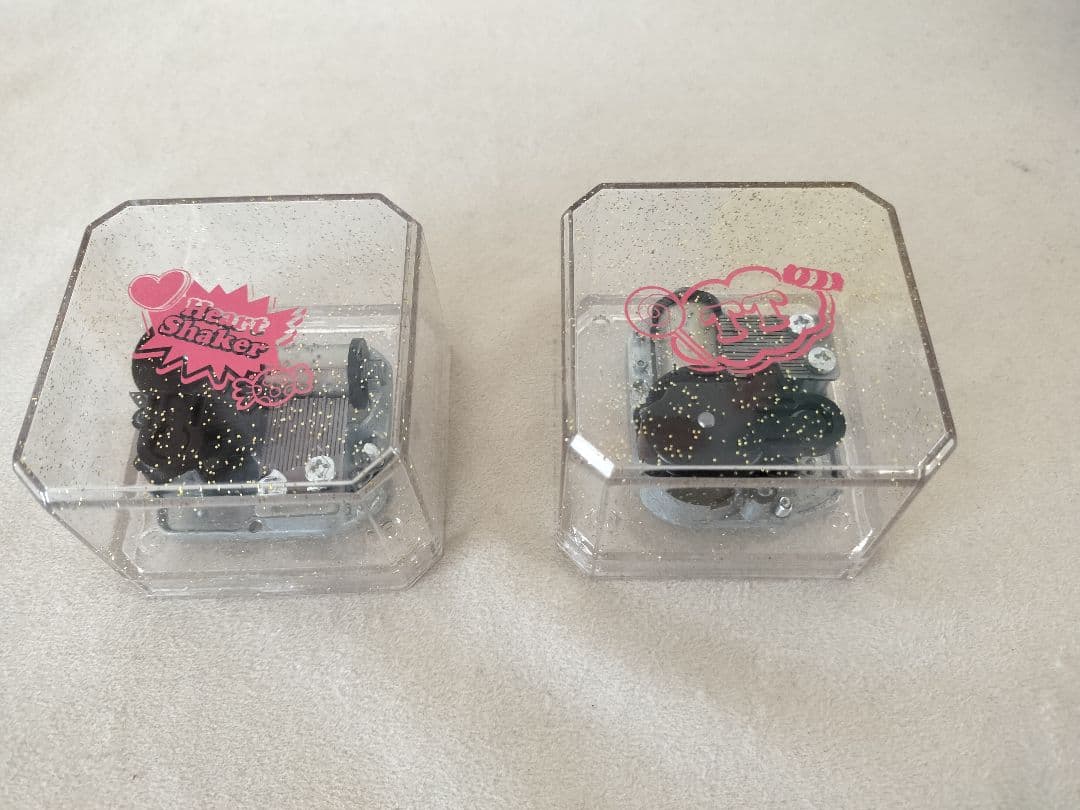 TWICE 18点セット　CD DVD ポスター　まとめ売り　おまけ付き☆