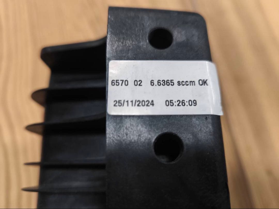 三菱ふそう 新型スーパーグレート 純正品LEDテールランプ 【右のみ】