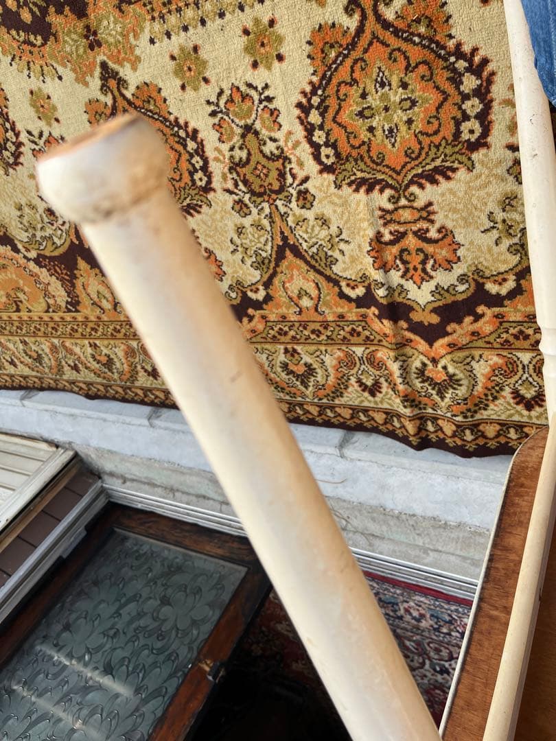 ダイニングテーブル インテリア 花柄 ホワイト 白 正方形 昭和レトロ